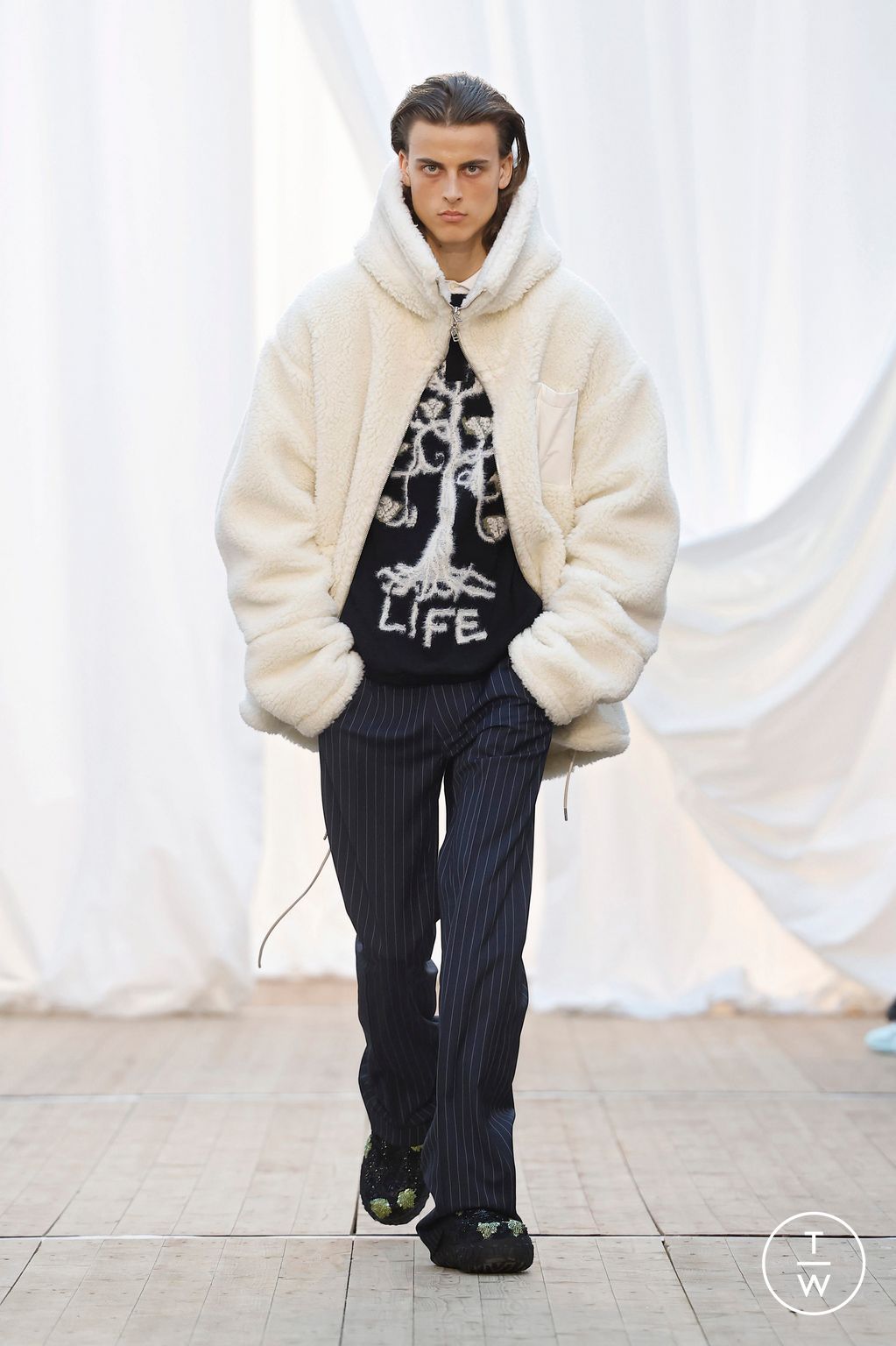 Fashion Week Paris Fall/Winter 2025 look 6 de la collection Bluemarble menswear