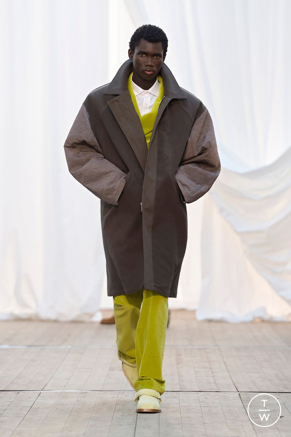Fashion Week Paris Fall/Winter 2025 look 12 from the Bluemarble collection 男装