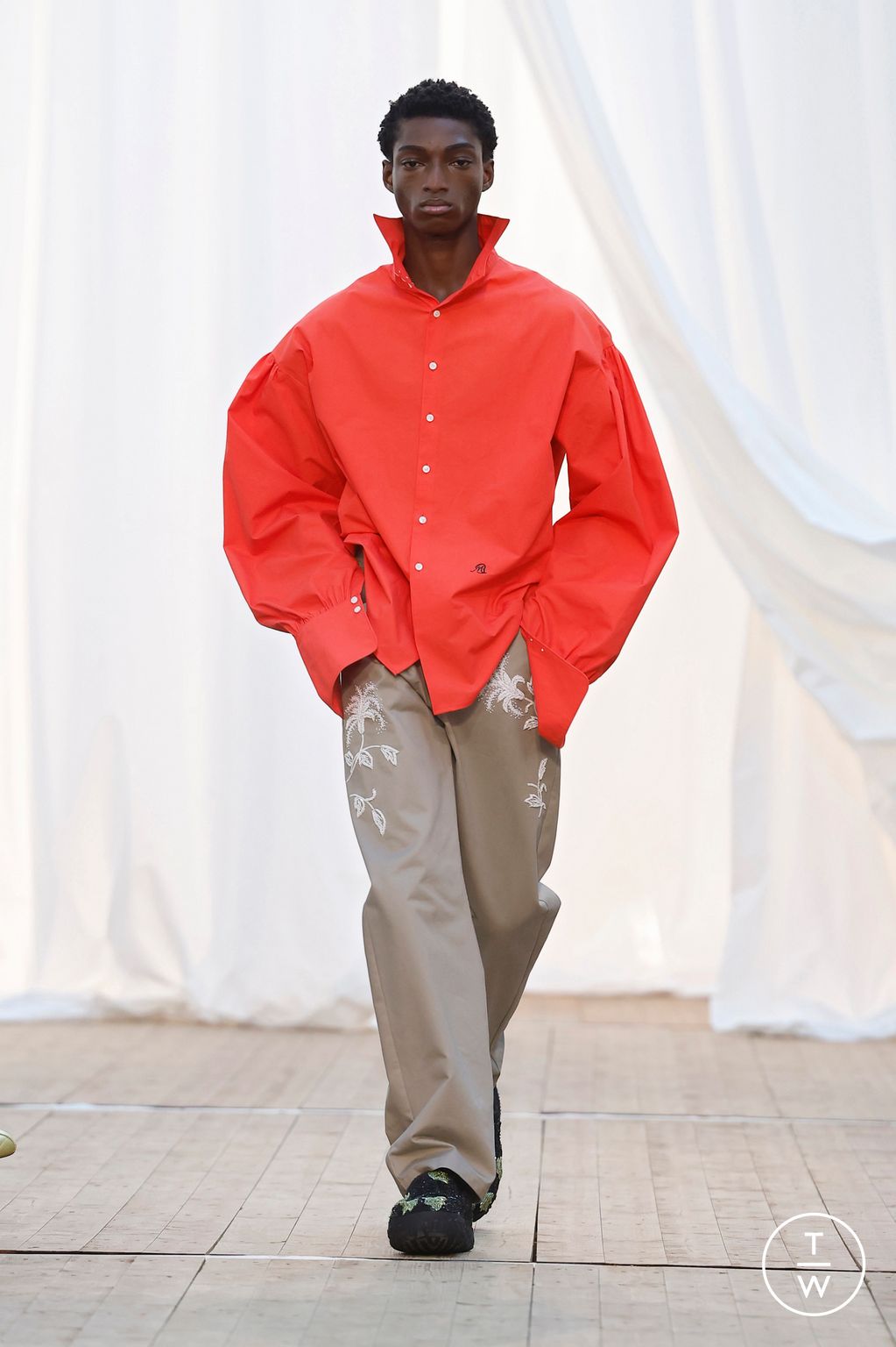 Fashion Week Paris Fall/Winter 2025 look 16 from the Bluemarble collection menswear