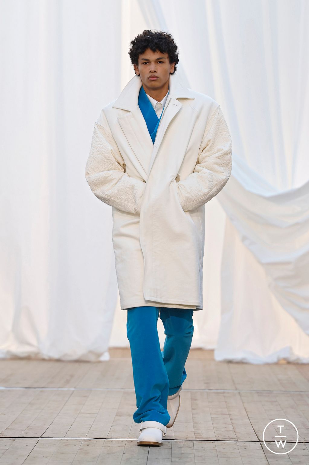Fashion Week Paris Fall/Winter 2025 look 17 from the Bluemarble collection menswear