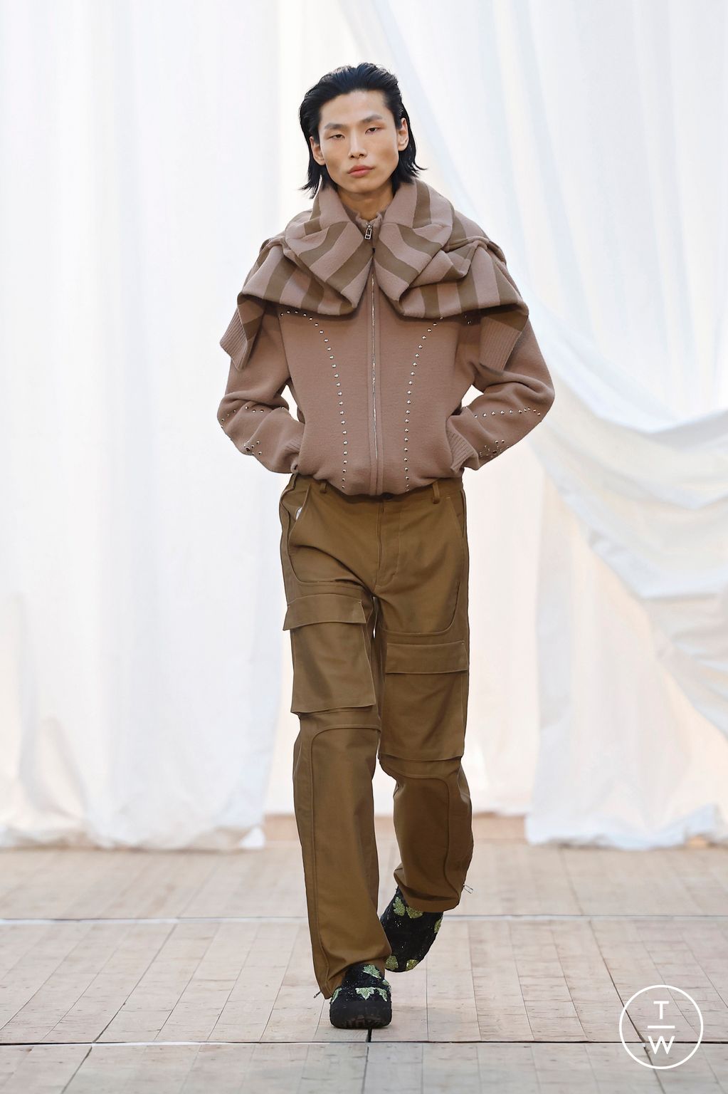 Fashion Week Paris Fall/Winter 2025 look 25 from the Bluemarble collection menswear