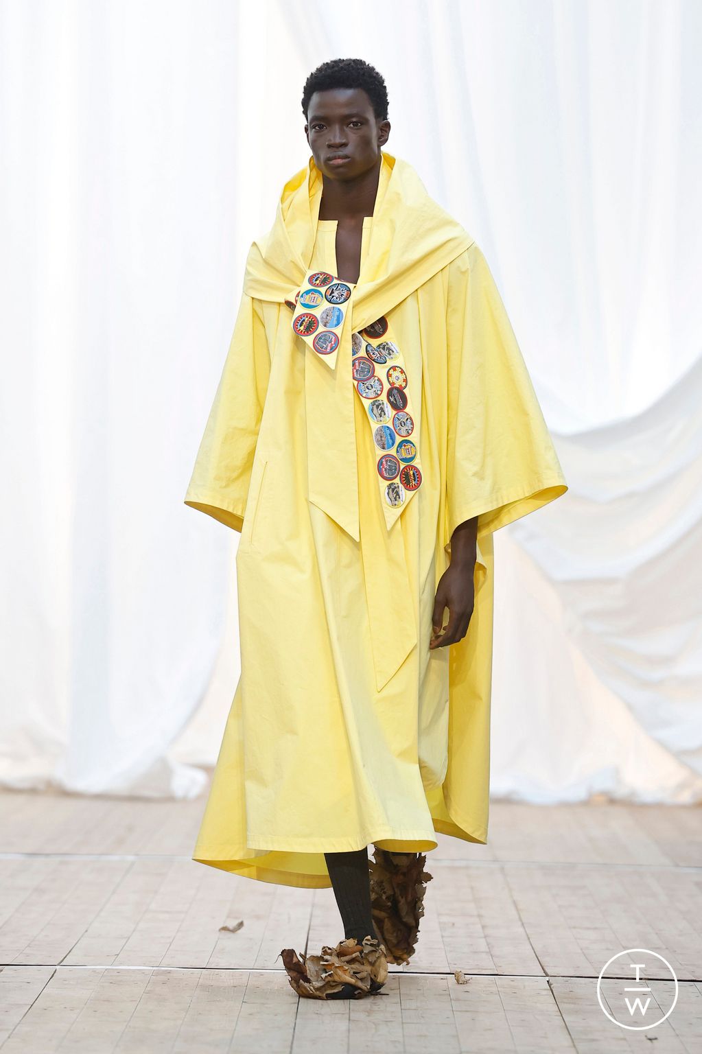 Fashion Week Paris Fall/Winter 2025 look 30 from the Bluemarble collection 男装