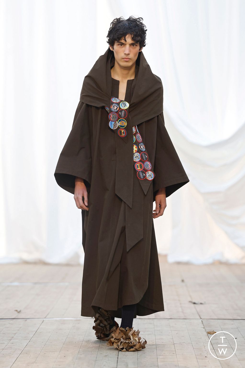 Fashion Week Paris Fall/Winter 2025 look 32 from the Bluemarble collection menswear