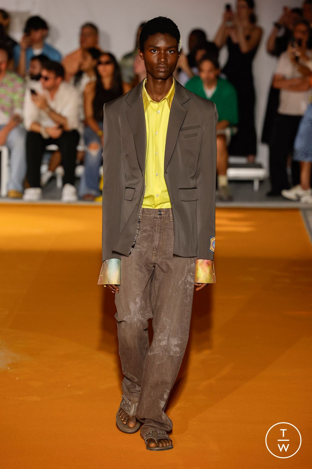 Fashion Week Paris Spring/Summer 2024 look 13 from the Bluemarble collection 男装