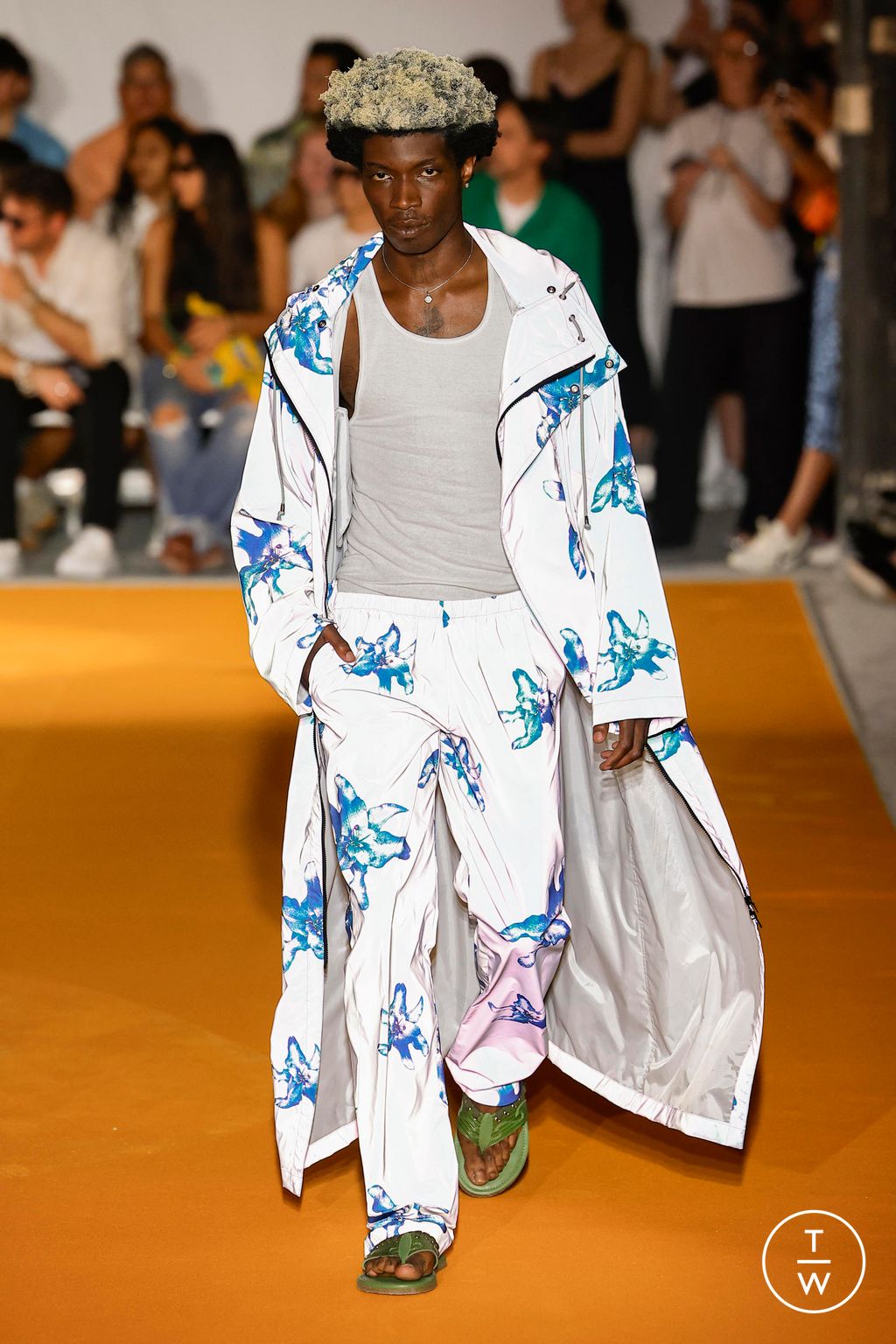 Fashion Week Paris Spring/Summer 2024 look 21 from the Bluemarble collection menswear