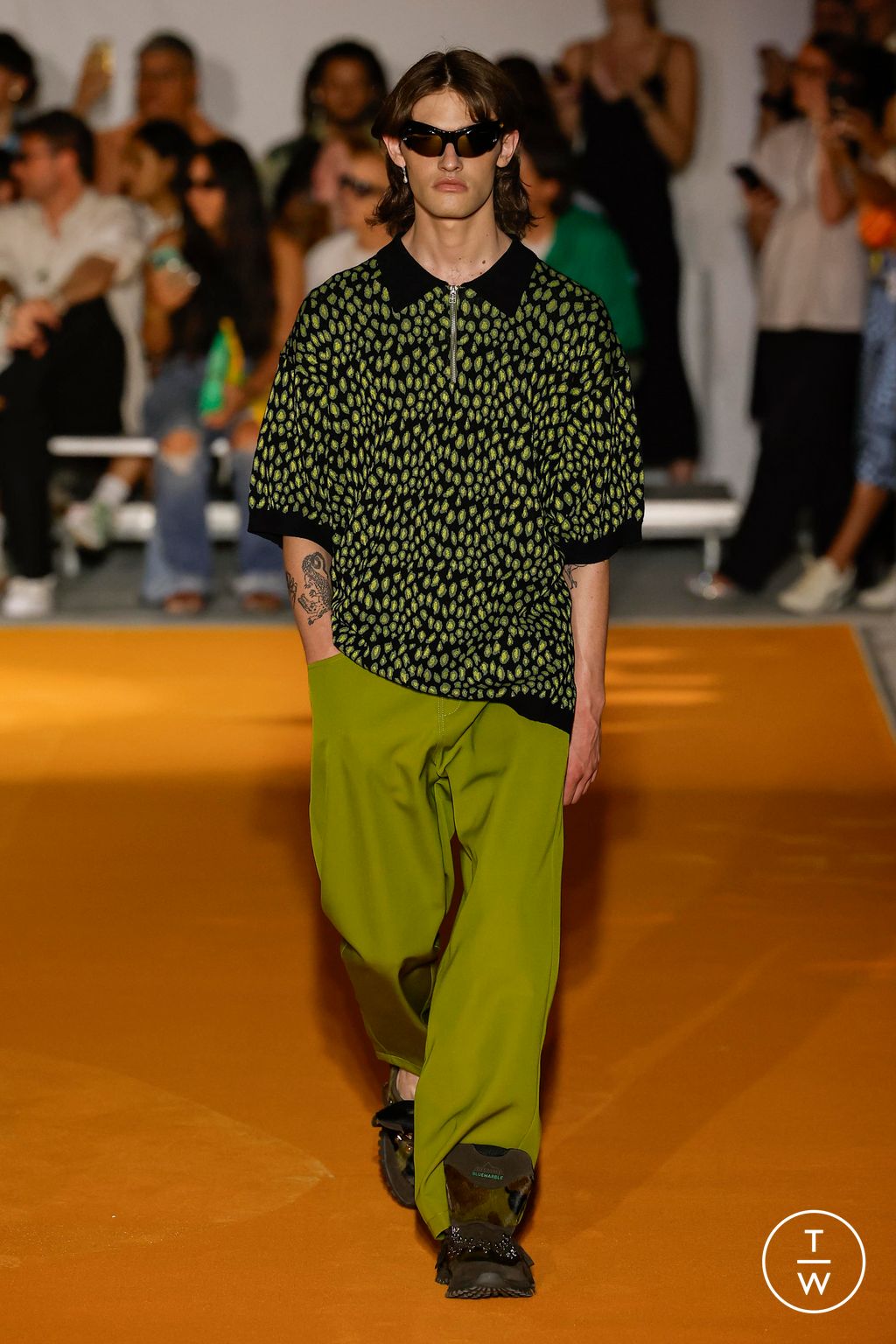 Fashion Week Paris Spring/Summer 2024 look 26 from the Bluemarble collection 男装