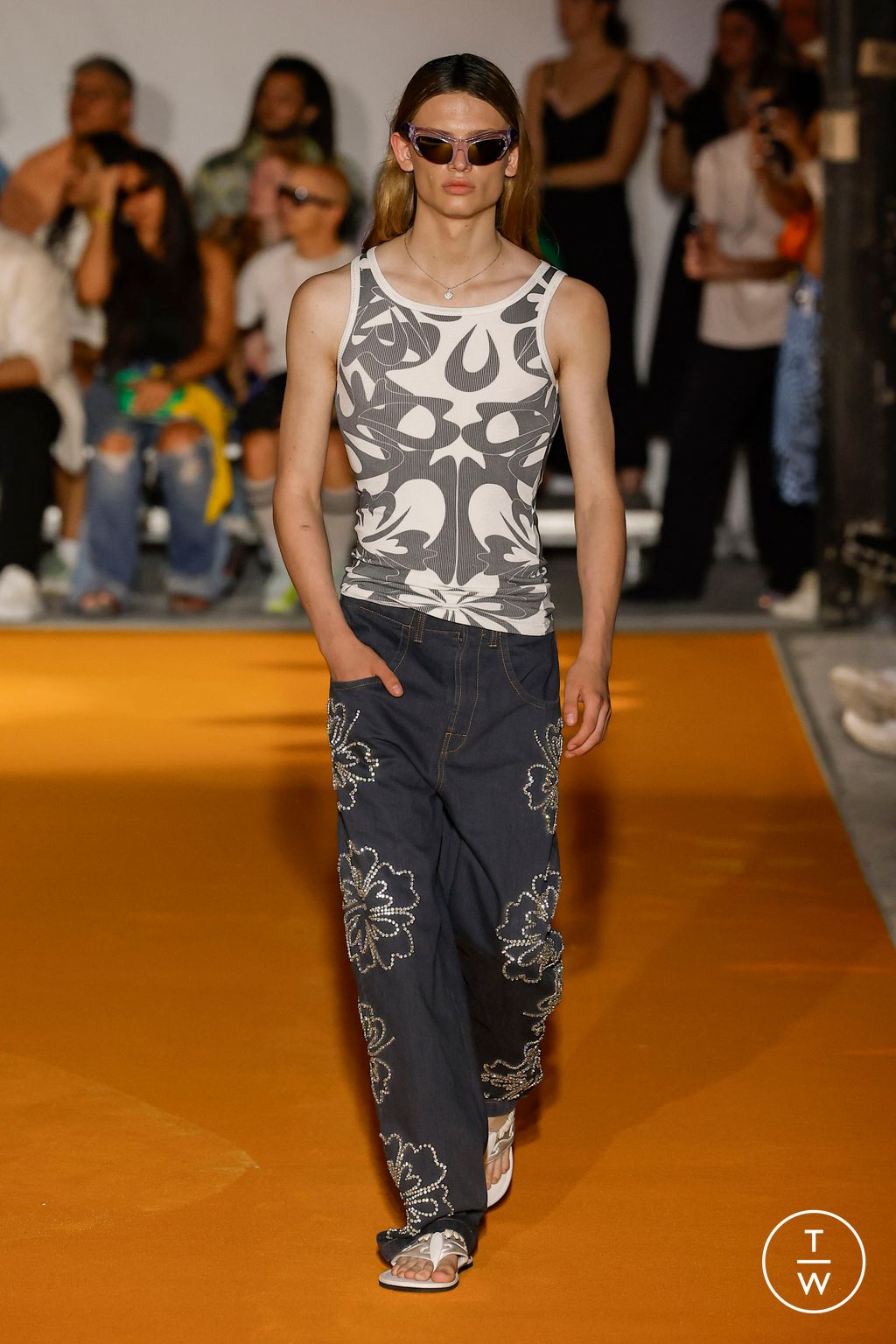 Fashion Week Paris Spring/Summer 2024 look 35 de la collection Bluemarble menswear