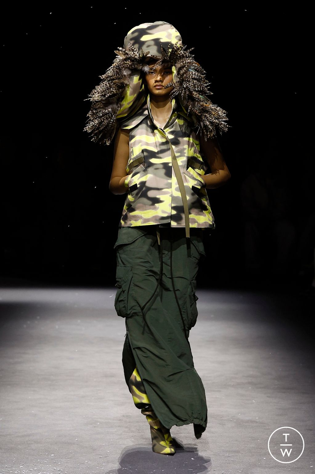 Fashion Week Paris Spring/Summer 2025 look 2 from the Bluemarble collection menswear