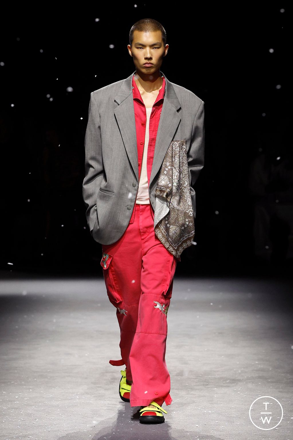 Fashion Week Paris Spring-Summer 2025 look 27 from the Bluemarble collection menswear