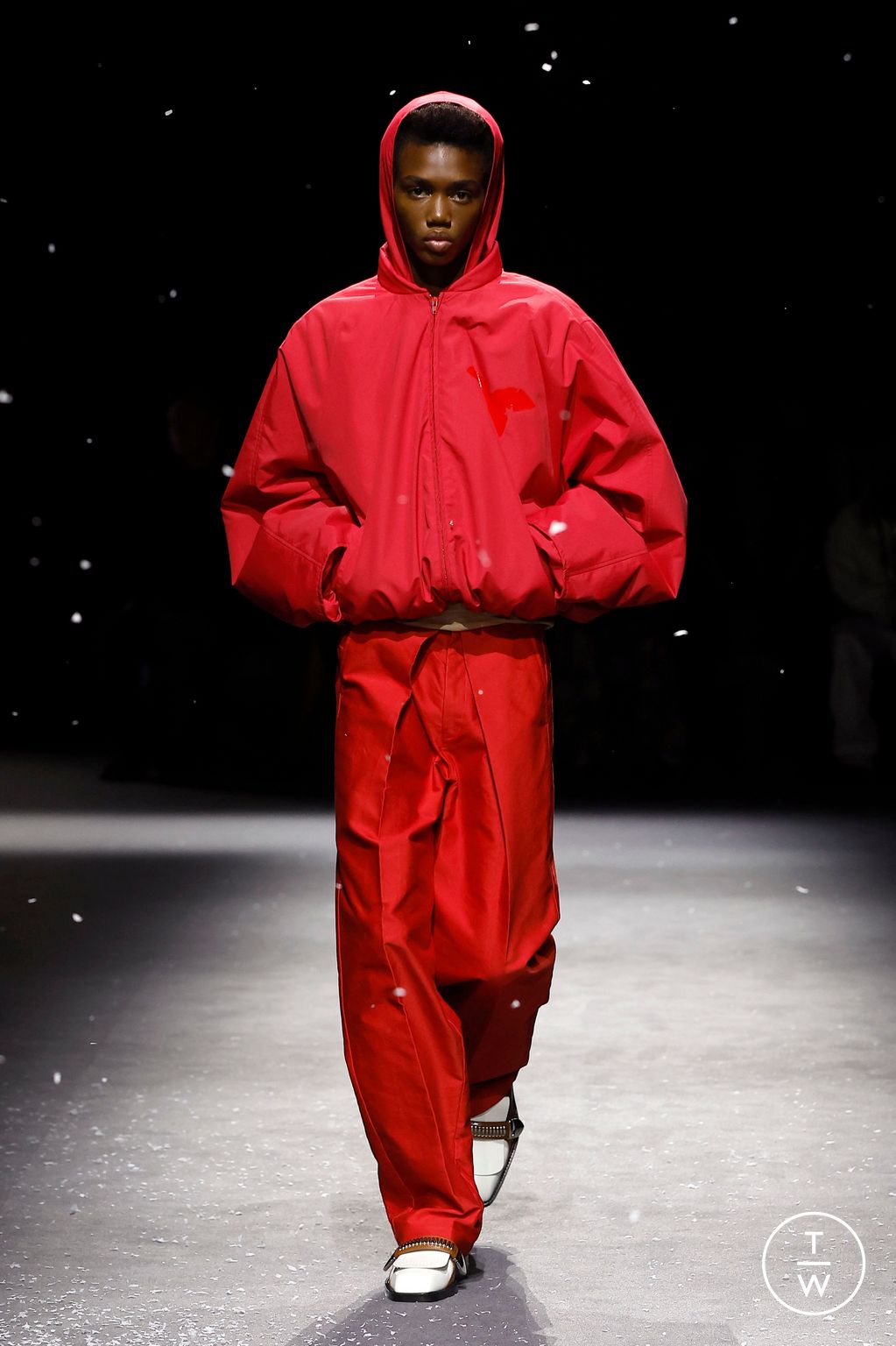 Fashion Week Paris Spring/Summer 2025 look 28 from the Bluemarble collection menswear