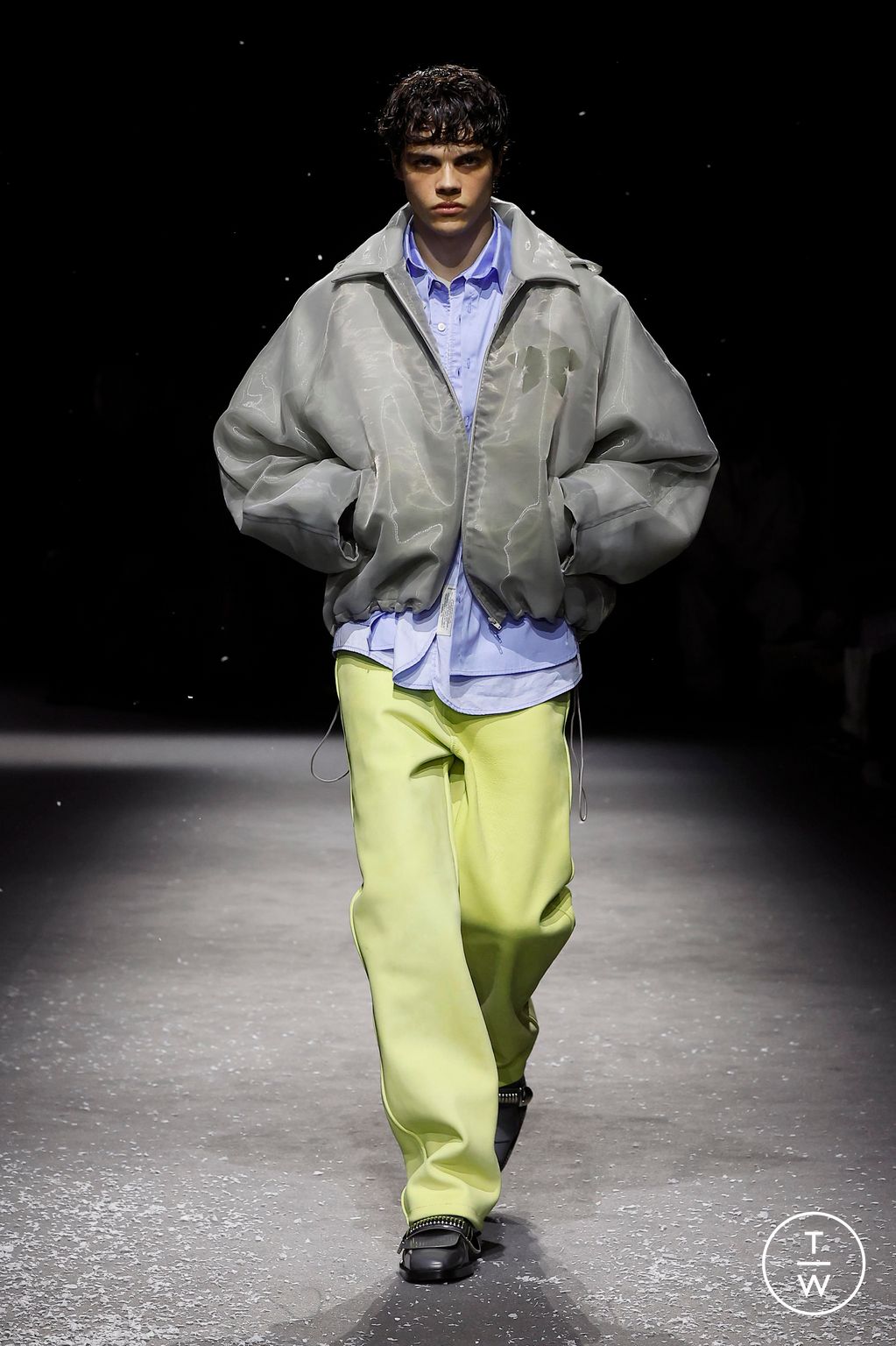 Fashion Week Paris Spring-Summer 2025 look 31 from the Bluemarble collection menswear