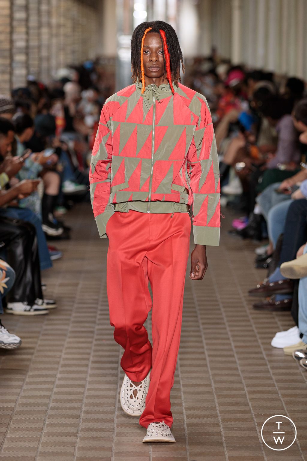 Fashion Week Paris Spring/Summer 2023 look 6 from the Bluemarble collection 男装