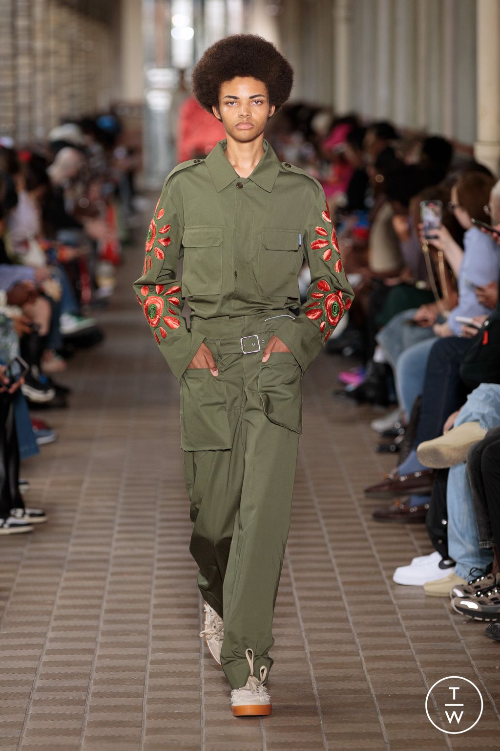 Fashion Week Paris Spring/Summer 2023 look 8 from the Bluemarble collection menswear
