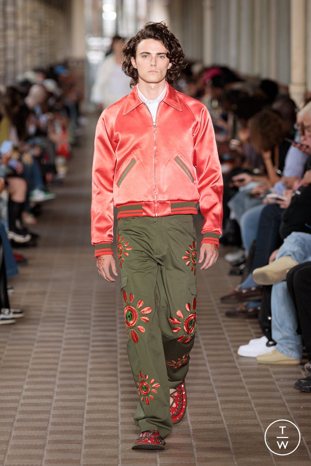 Fashion Week Paris Spring/Summer 2023 look 9 from the Bluemarble collection 男装