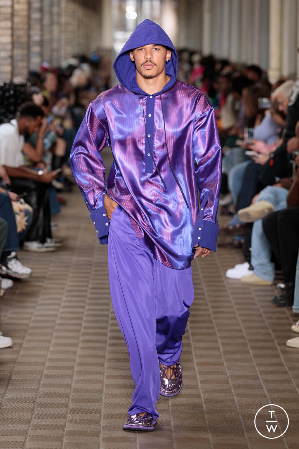 Fashion Week Paris Spring/Summer 2023 look 16 de la collection Bluemarble menswear