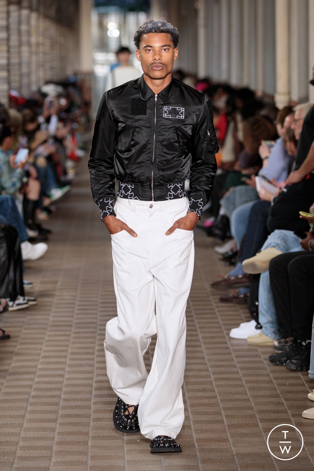 Fashion Week Paris Spring/Summer 2023 look 19 from the Bluemarble collection menswear