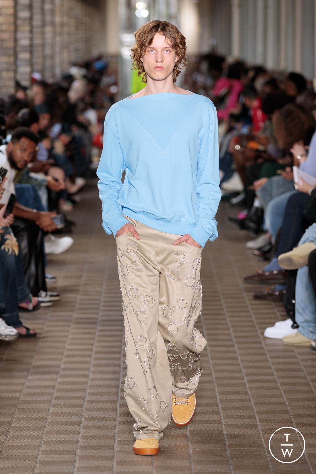 Fashion Week Paris Spring/Summer 2023 look 21 from the Bluemarble collection menswear