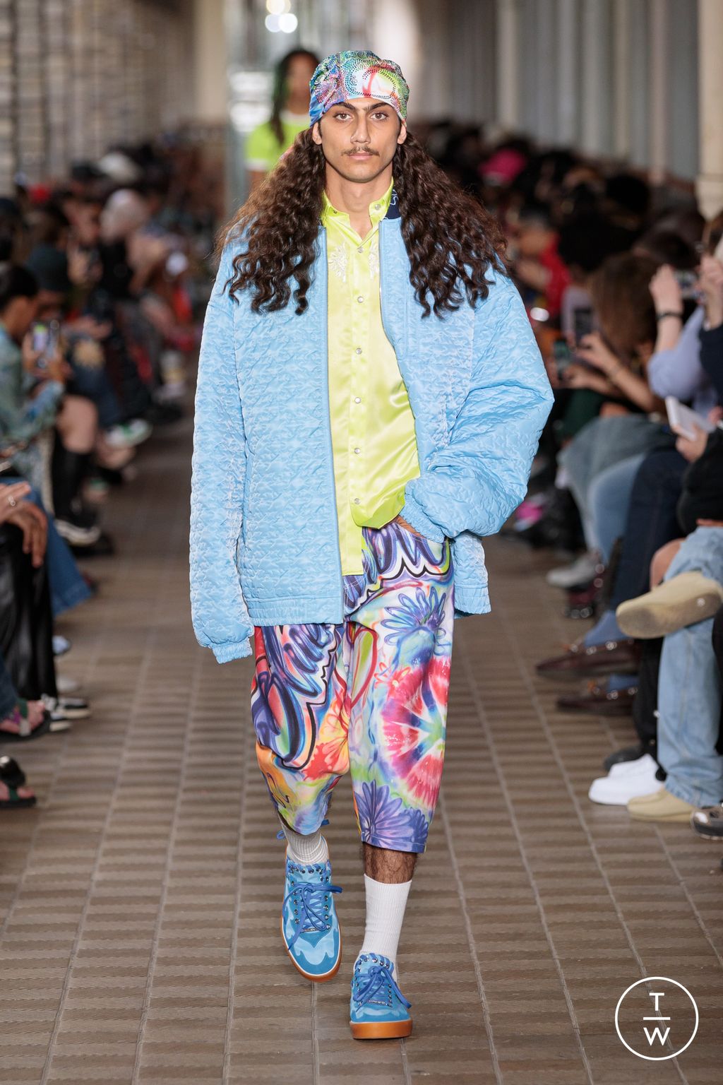 Fashion Week Paris Spring/Summer 2023 look 27 from the Bluemarble collection 男装