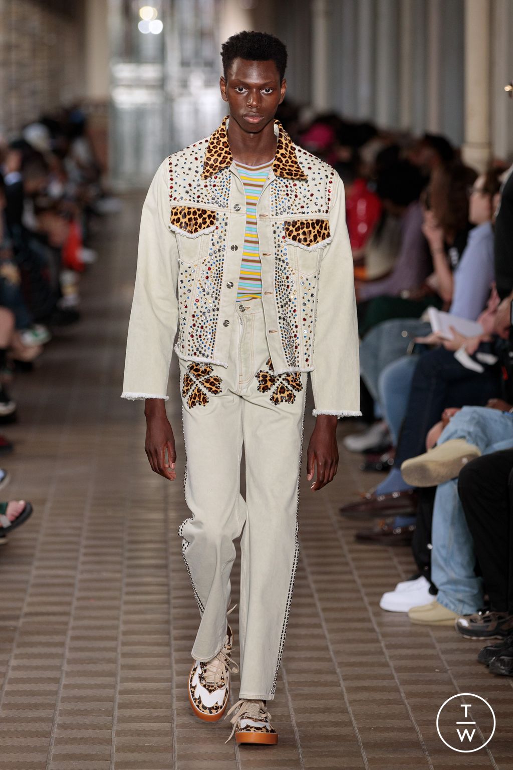 Fashion Week Paris Spring/Summer 2023 look 33 from the Bluemarble collection menswear