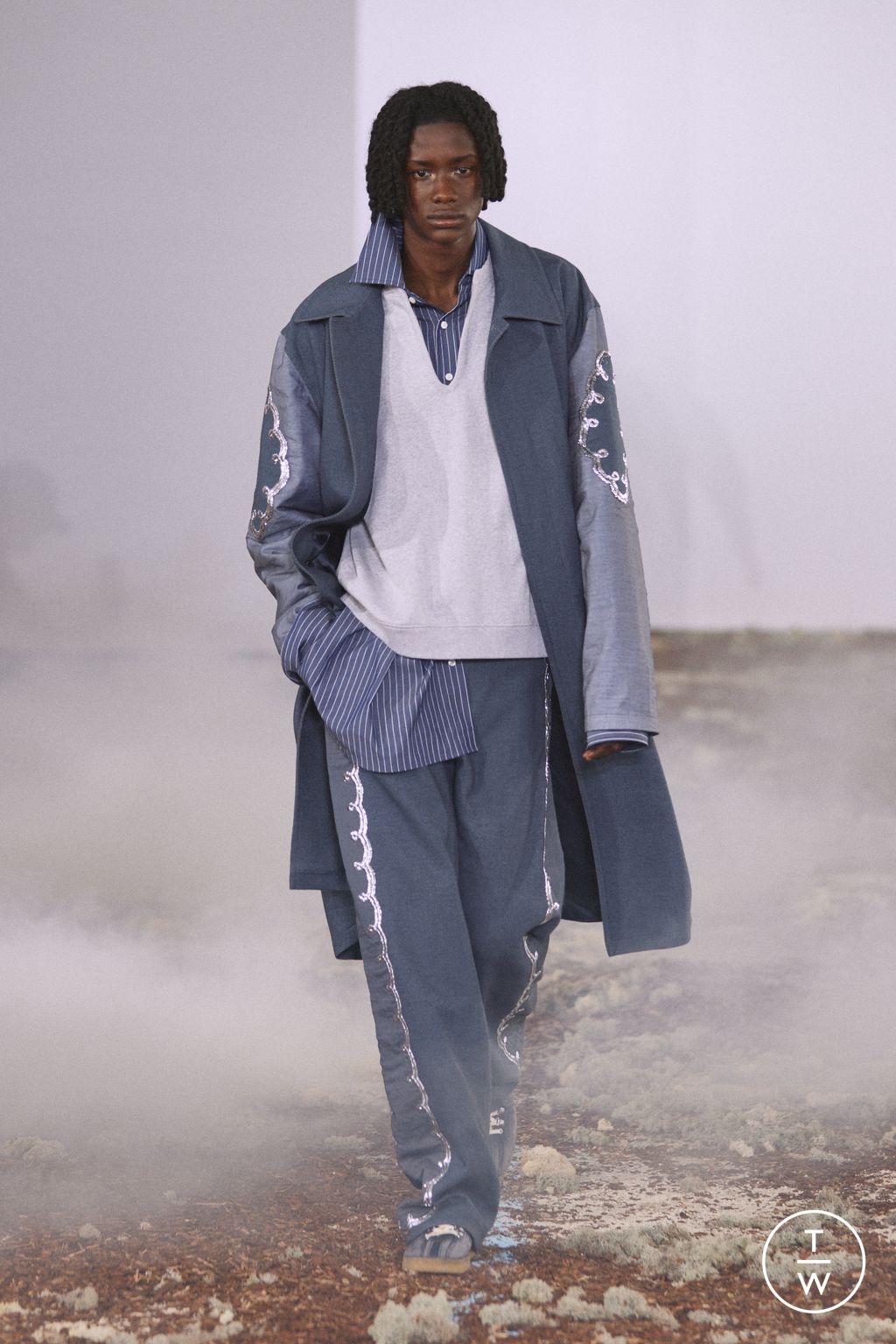 Fashion Week Paris Spring/Summer 2026 look 31 from the Bluemarble collection menswear