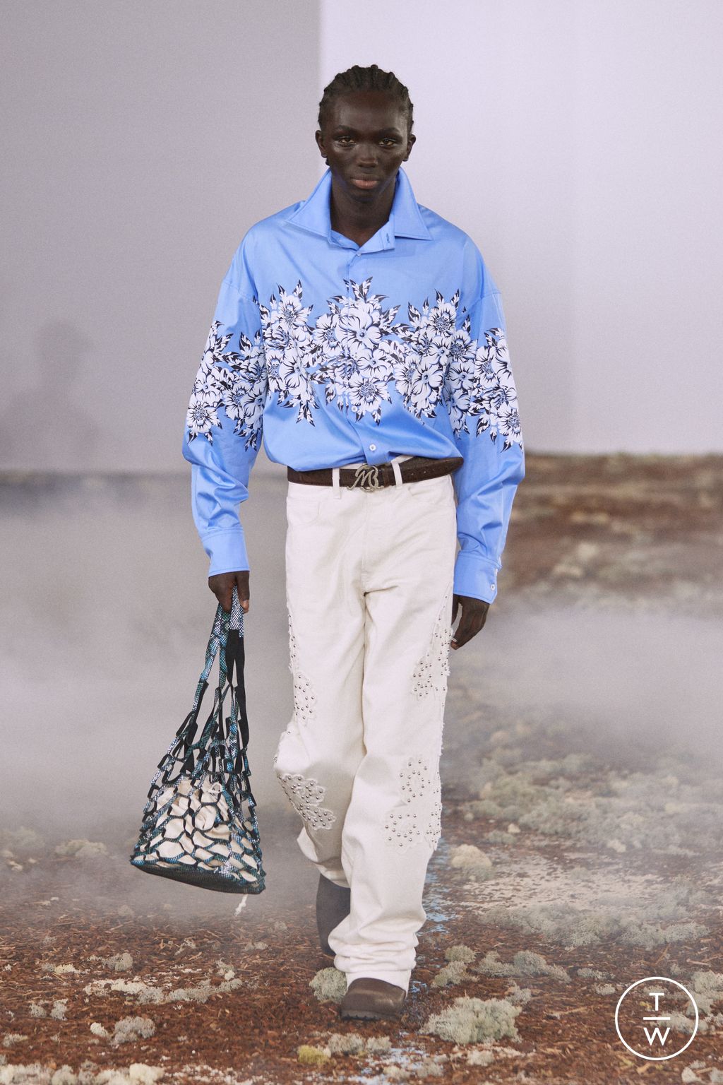 Fashion Week Paris Spring/Summer 2026 look 32 from the Bluemarble collection menswear