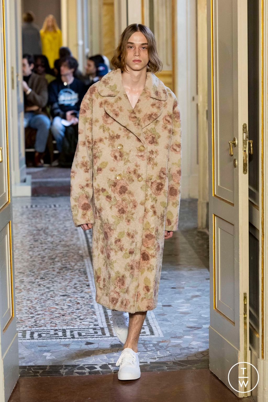 Fashion Week Milan Fall/Winter 2024 look 25 from the Blumarine collection womenswear