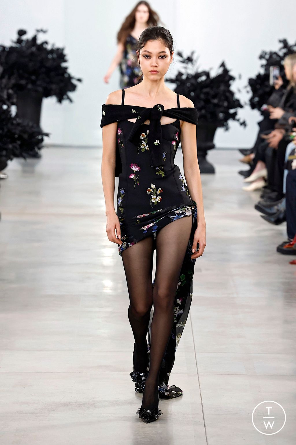 Fashion Week Milan Fall/Winter 2025 look 30 de la collection Blumarine womenswear