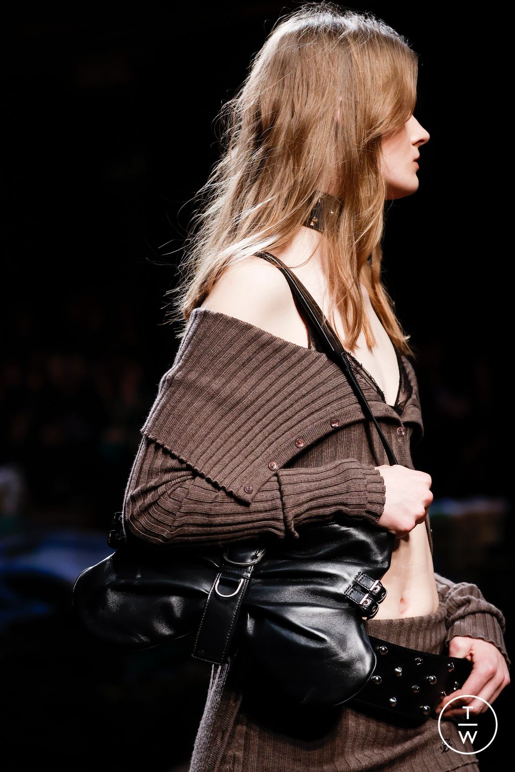 Fashion Week Milan Fall/Winter 2023 look 19 de la collection Blumarine womenswear accessories