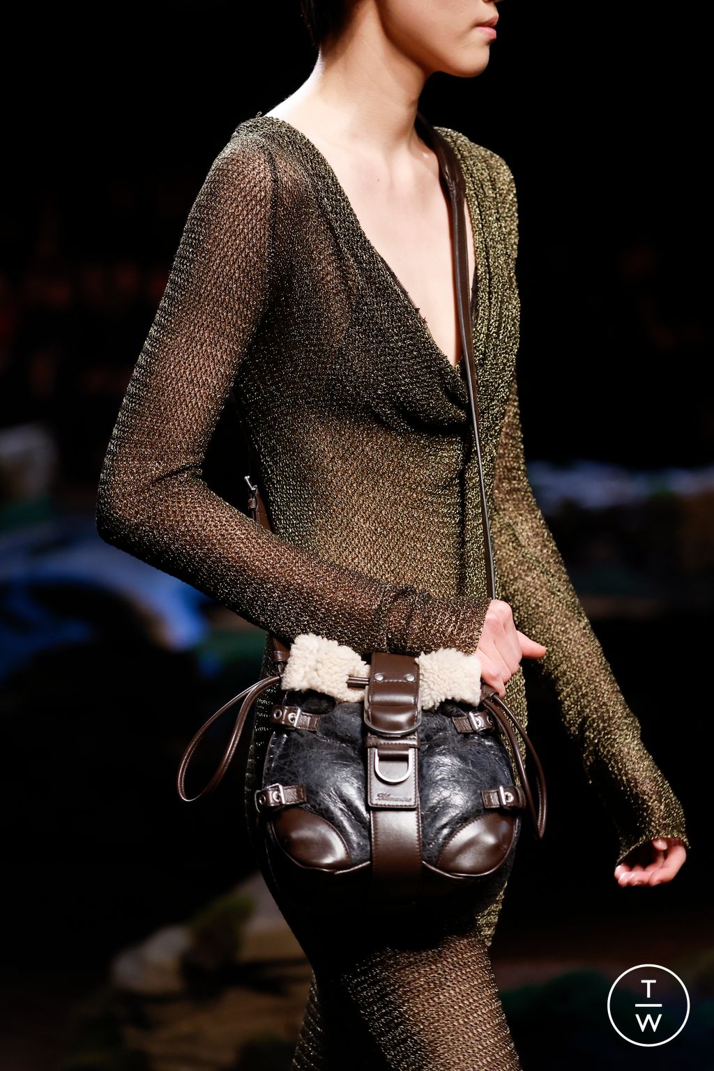 Fashion Week Milan Fall/Winter 2023 look 7 de la collection Blumarine womenswear accessories