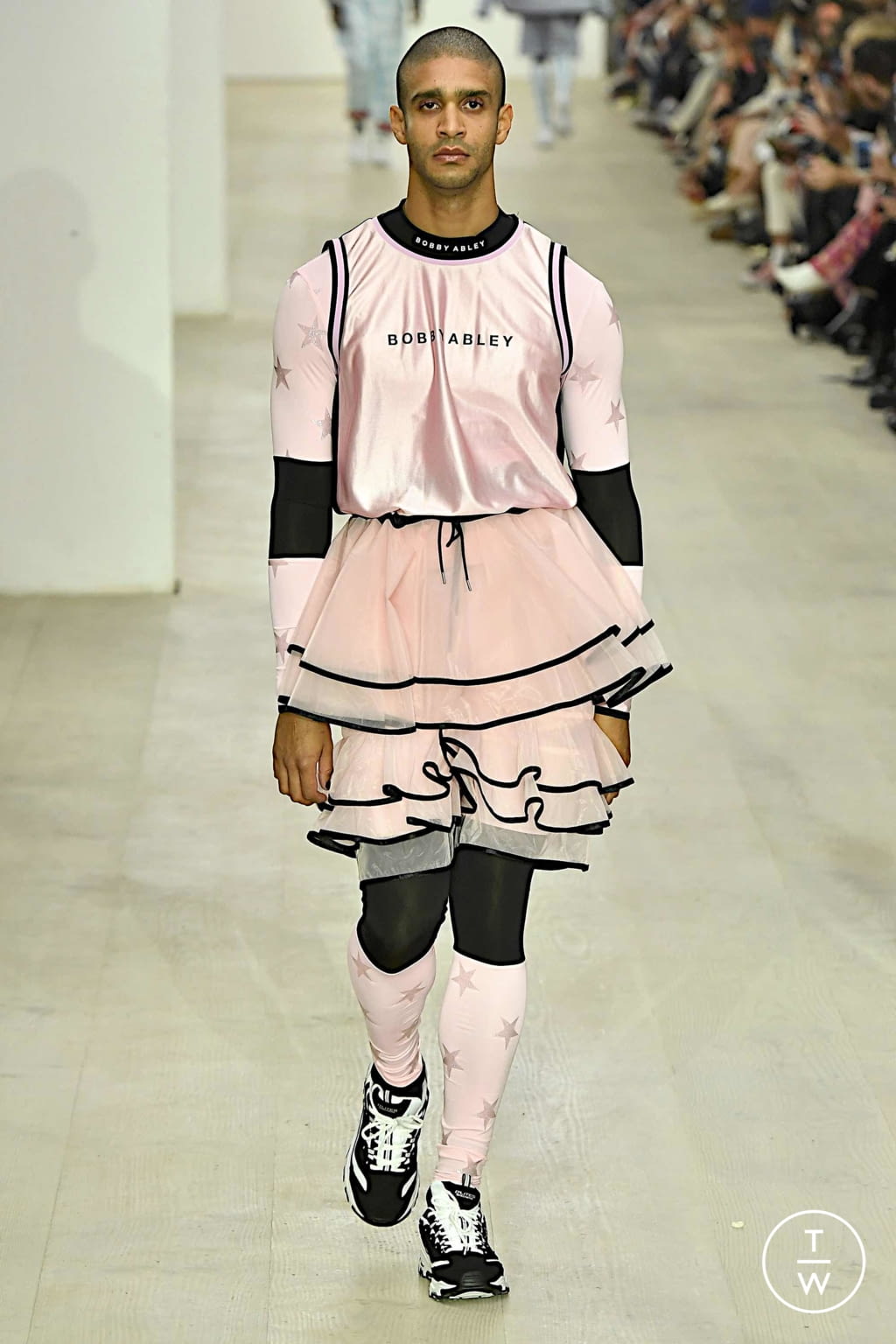 Fashion Week London Spring/Summer 2020 look 5 from the Bobby Abley collection 女装