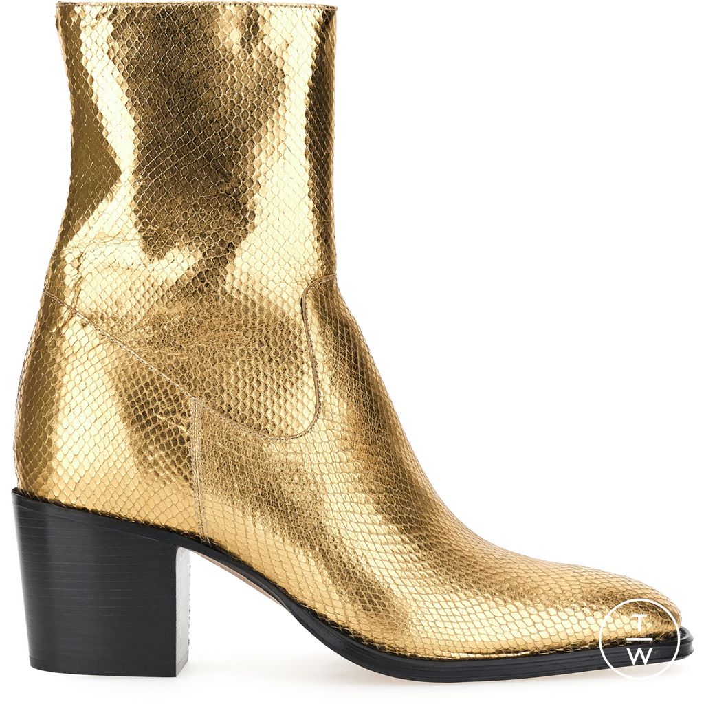 Fashion Week Milan Fall/Winter 2024 look 17 from the Dsquared2 collection menswear accessories