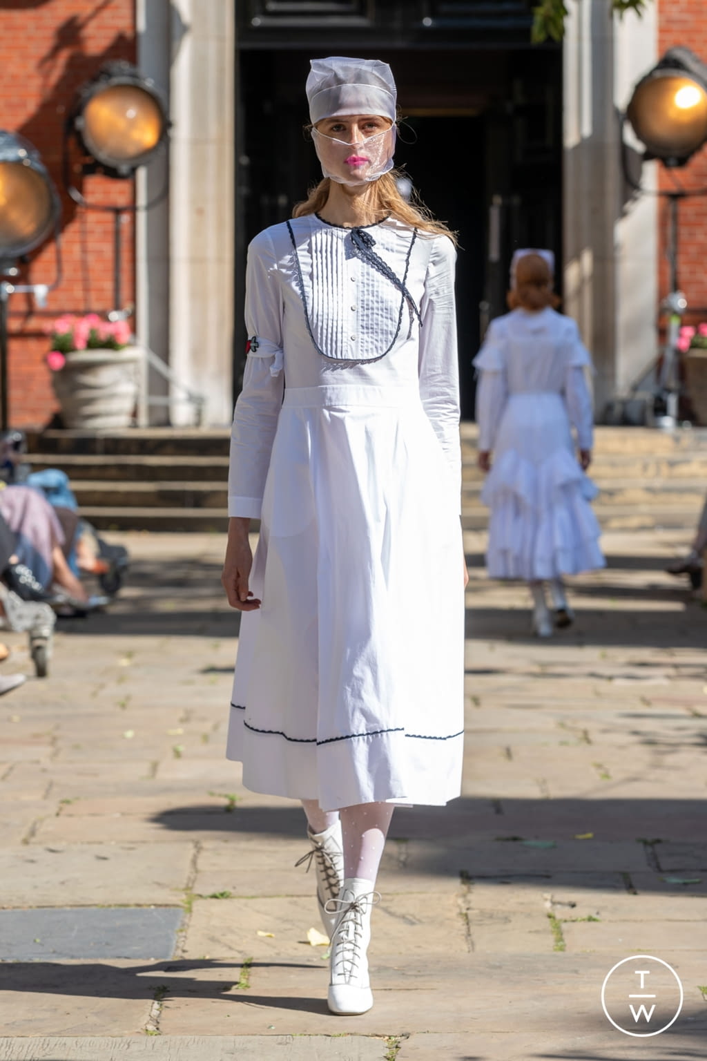 Fashion Week London Spring/Summer 2021 look 2 de la collection Bora Aksu womenswear