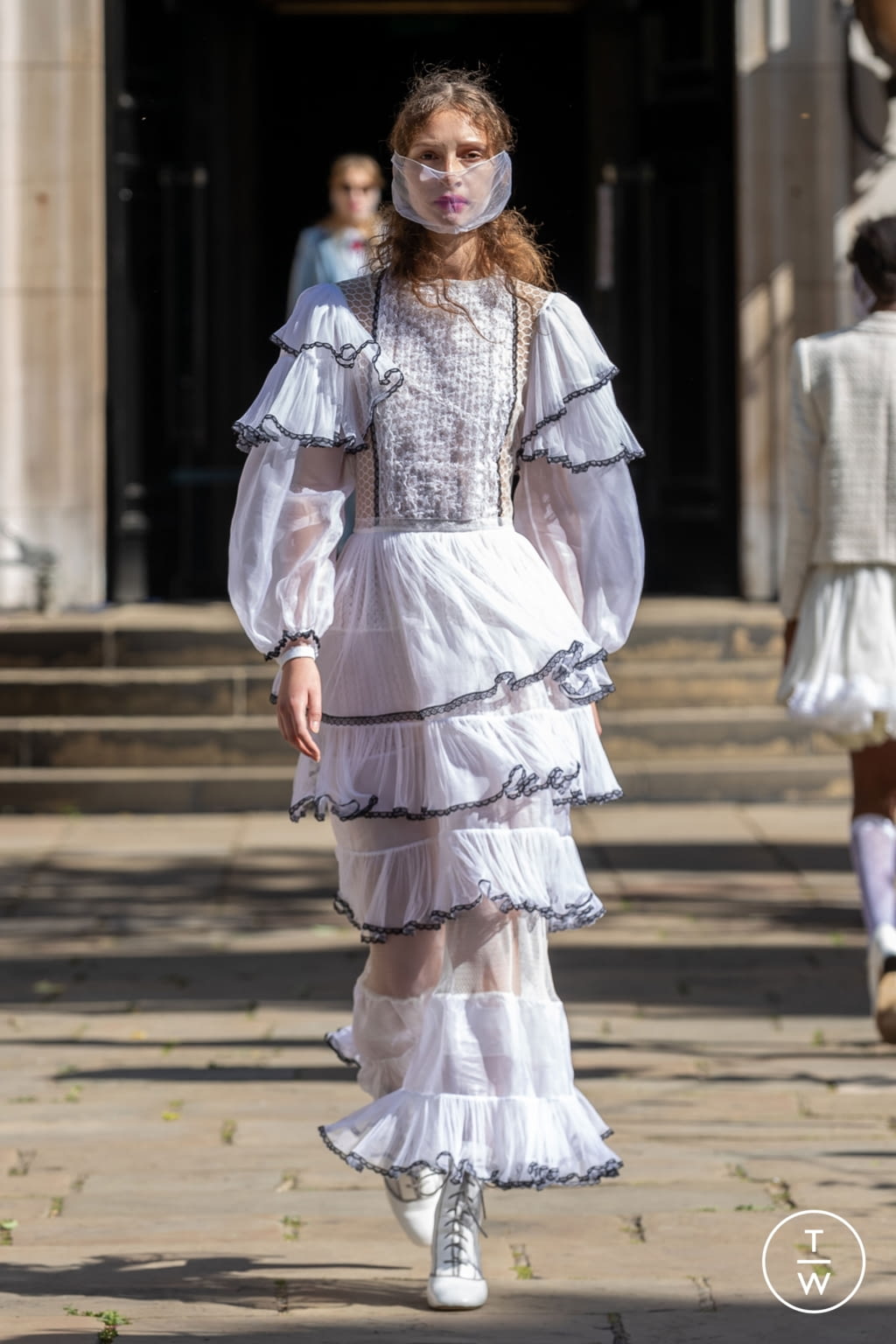 Fashion Week London Spring/Summer 2021 look 8 de la collection Bora Aksu womenswear