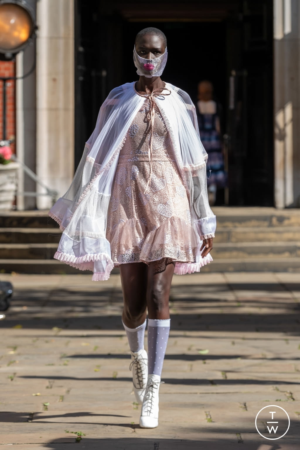 Fashion Week London Spring/Summer 2021 look 21 from the Bora Aksu collection 女装