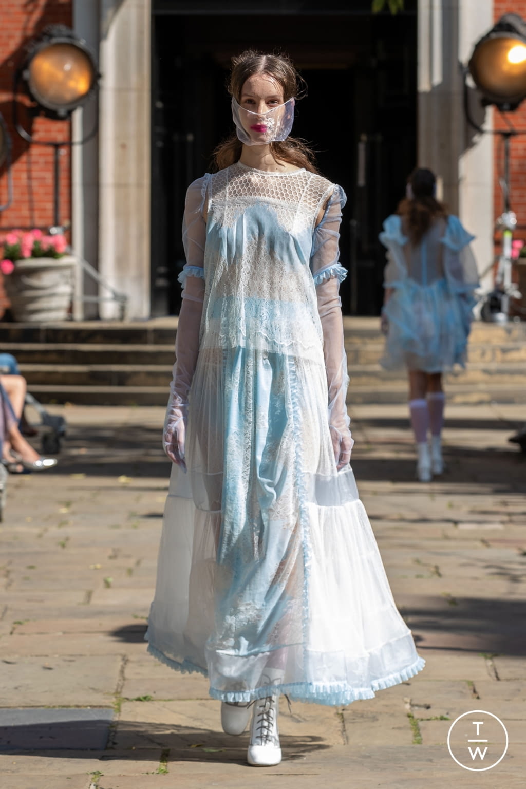 Fashion Week London Spring/Summer 2021 look 25 from the Bora Aksu collection 女装