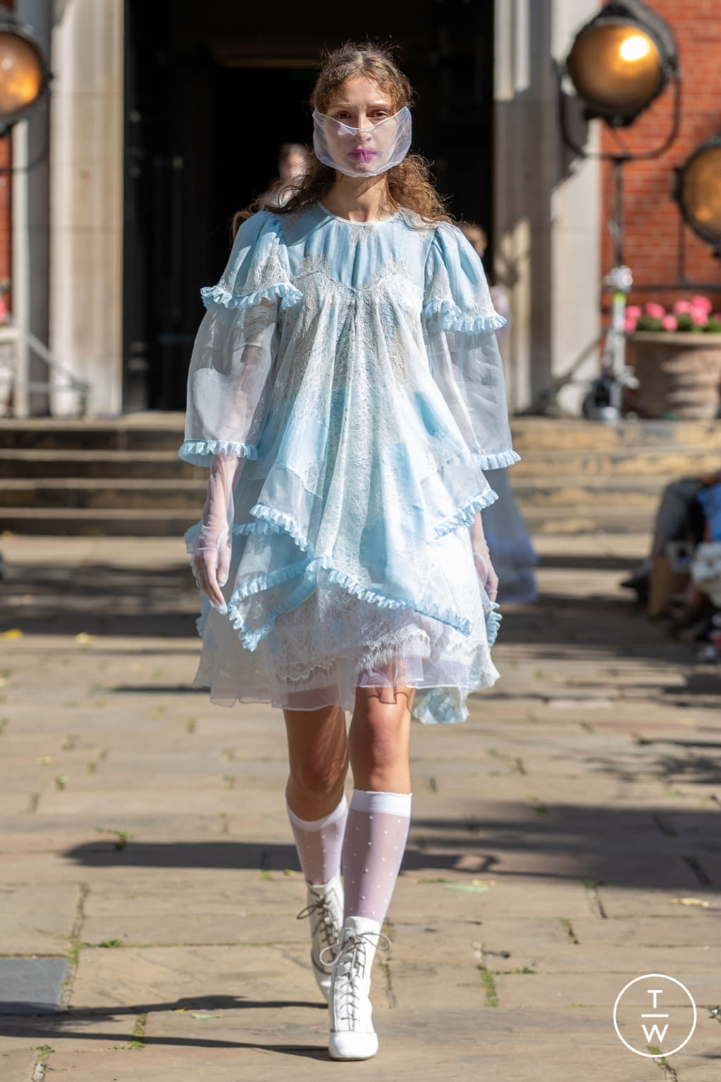 Fashion Week London Spring/Summer 2021 look 27 from the Bora Aksu collection 女装