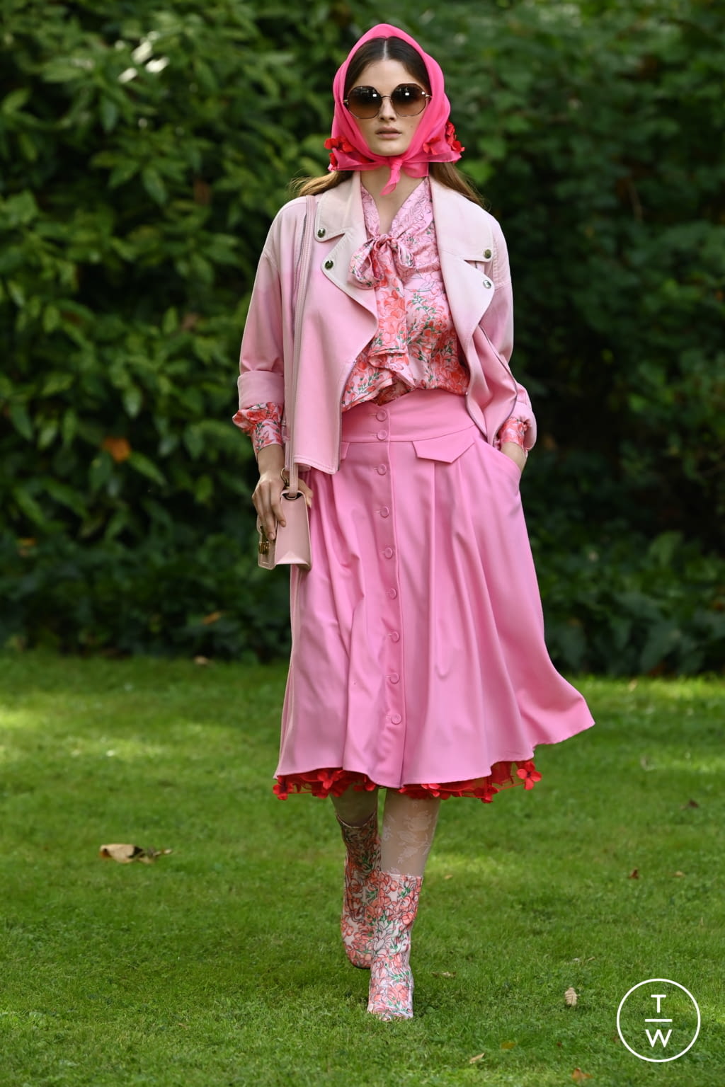 Fashion Week London Spring/Summer 2022 look 2 de la collection Bora Aksu womenswear