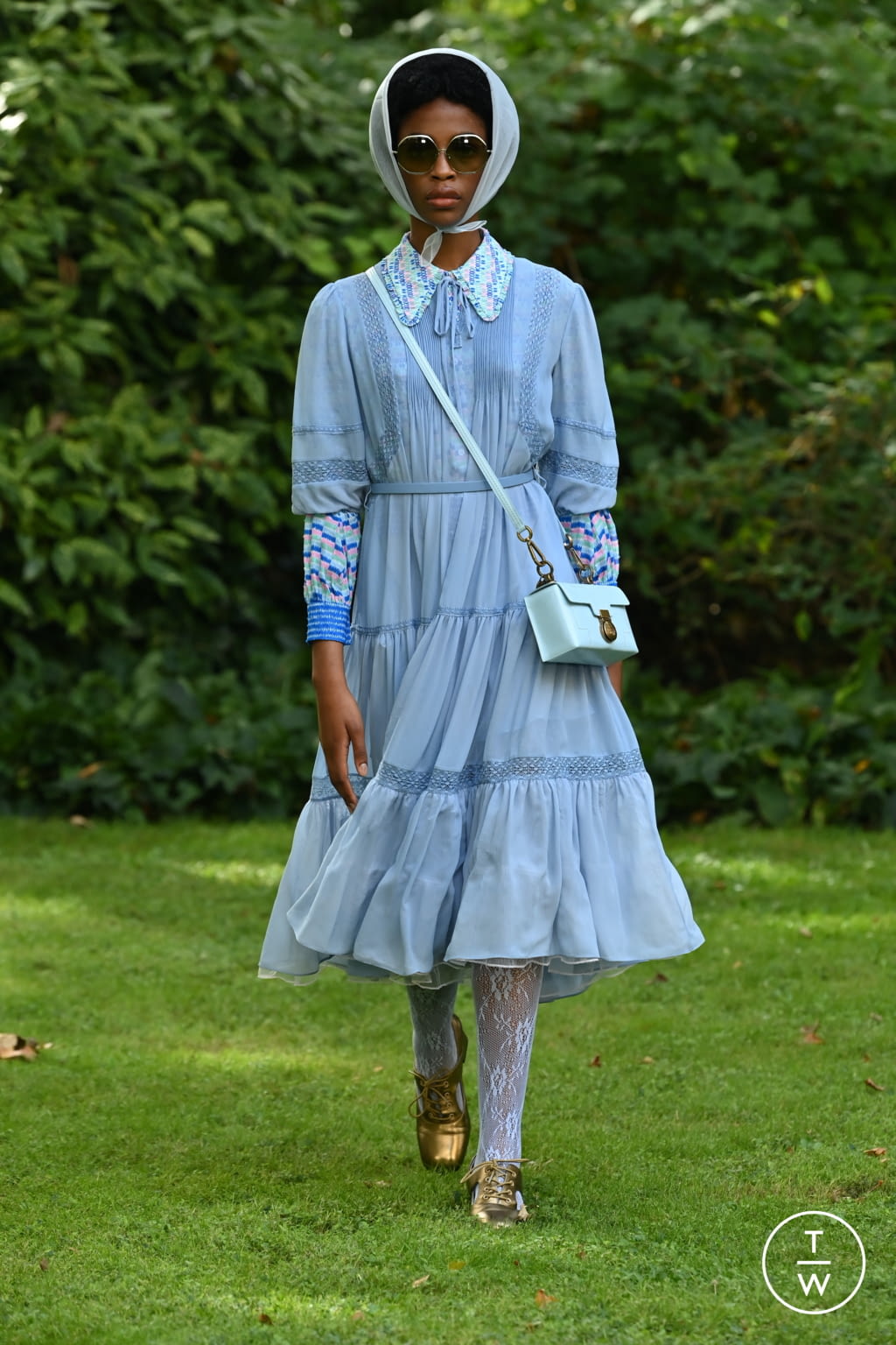 Fashion Week London Spring/Summer 2022 look 9 from the Bora Aksu collection 女装