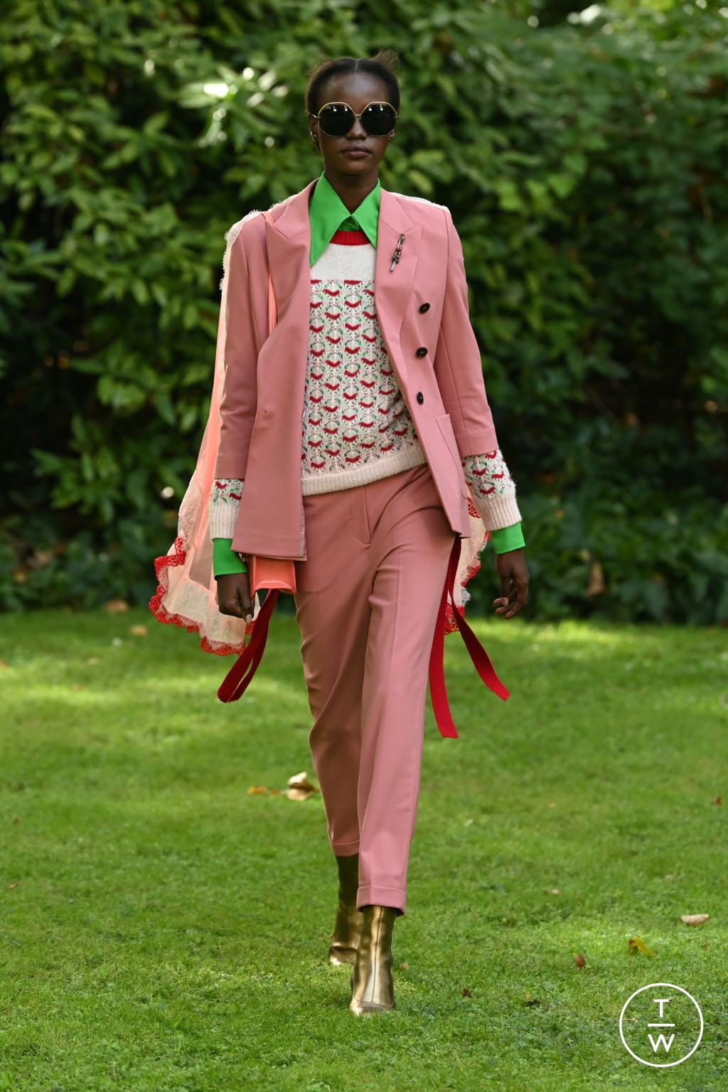 Fashion Week London Spring/Summer 2022 look 18 de la collection Bora Aksu womenswear