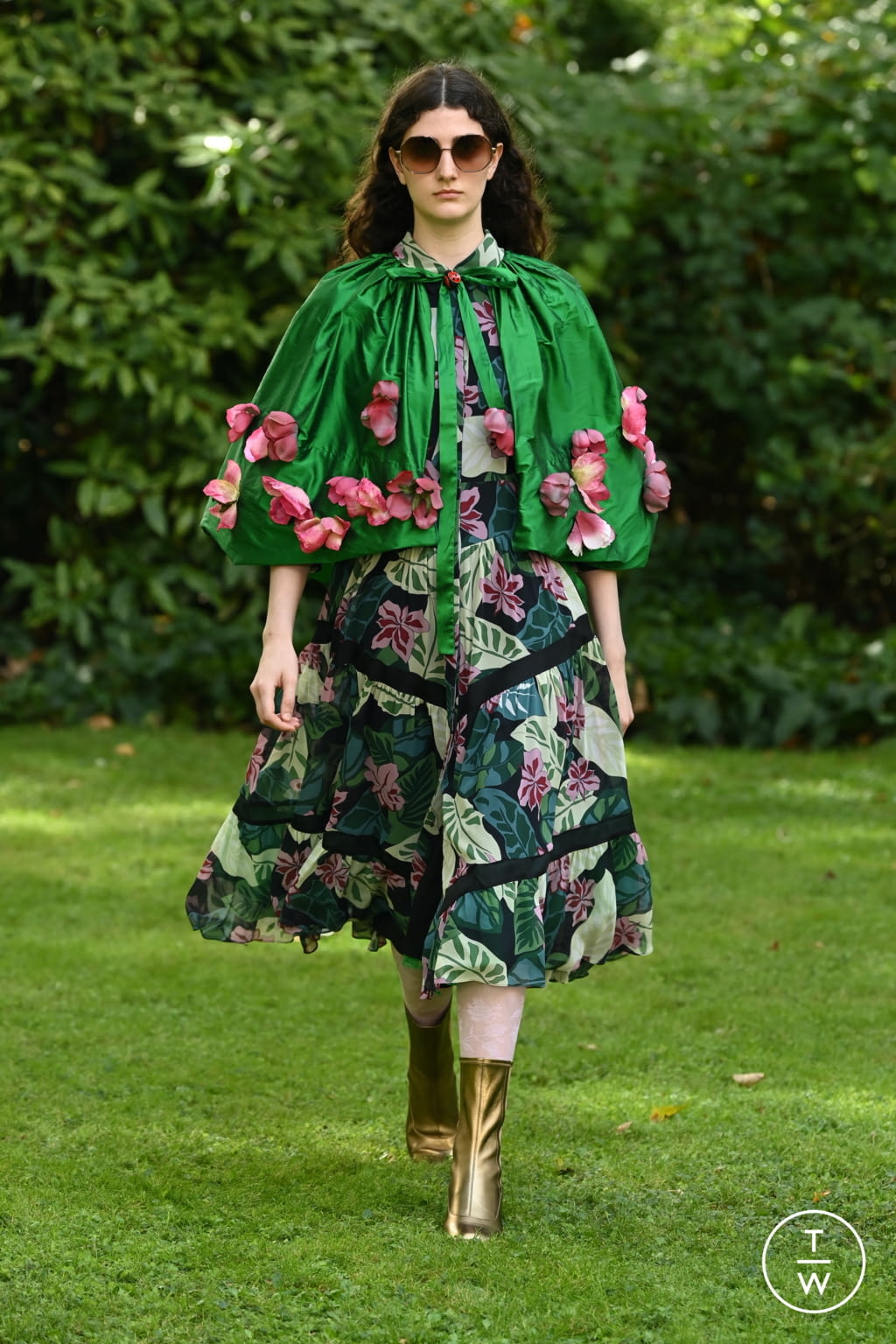 Fashion Week London Spring/Summer 2022 look 20 from the Bora Aksu collection womenswear