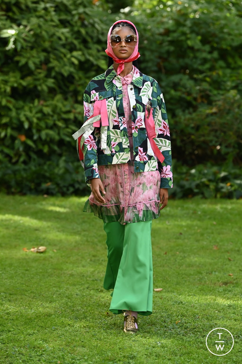 Fashion Week London Spring/Summer 2022 look 22 from the Bora Aksu collection womenswear