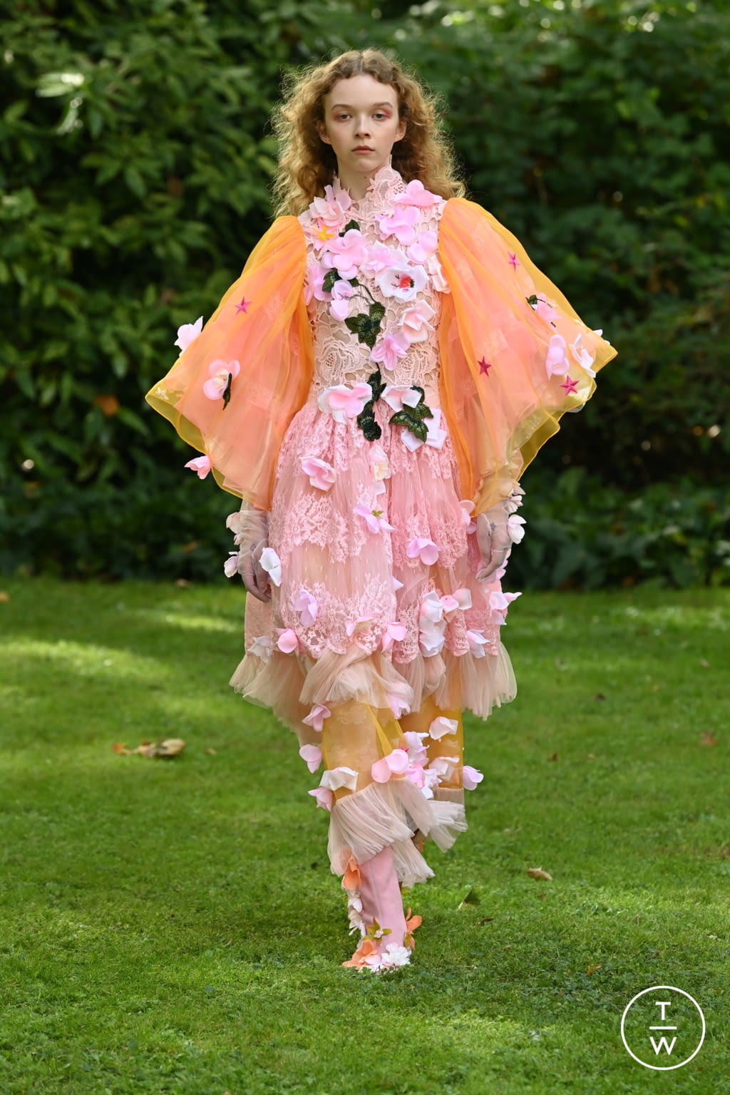 Fashion Week London Spring/Summer 2022 look 25 de la collection Bora Aksu womenswear