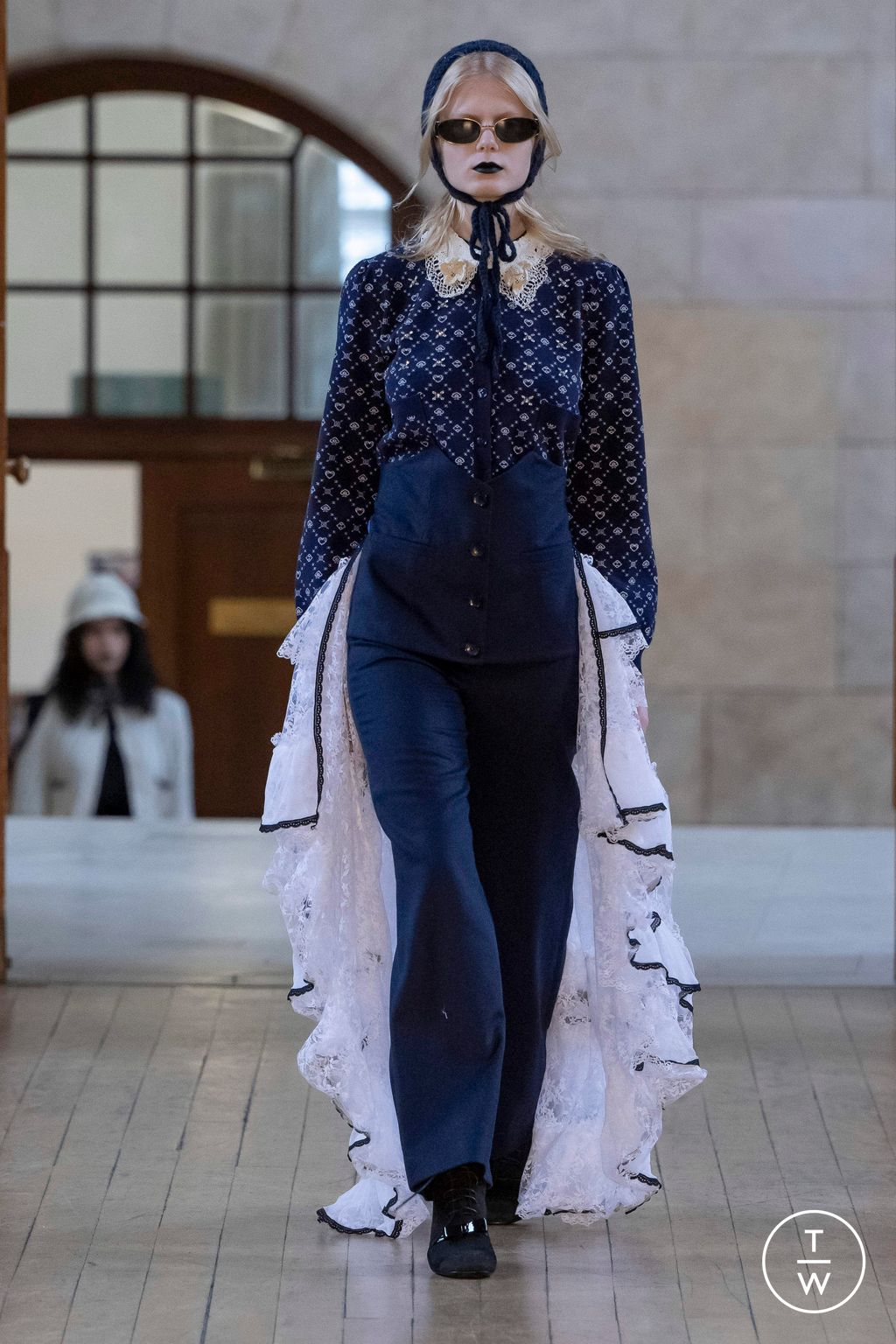 Fashion Week London Fall/Winter 2023 look 6 from the Bora Aksu collection womenswear