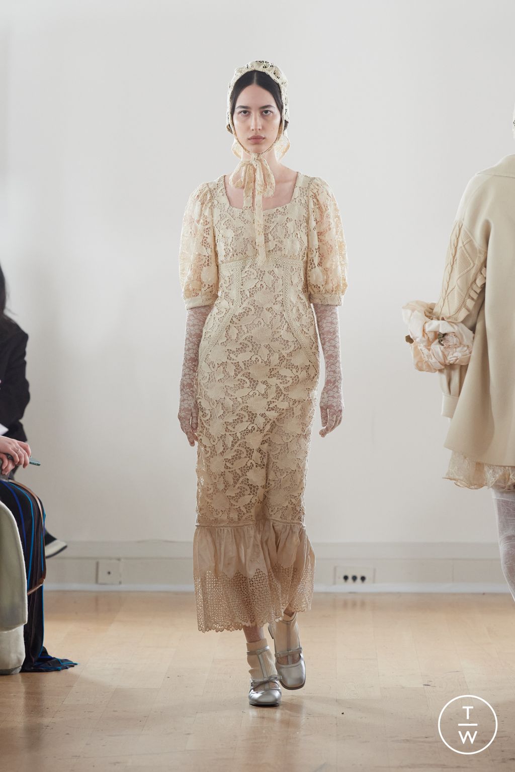 Fashion Week London Fall/Winter 2024 look 3 de la collection Bora Aksu womenswear