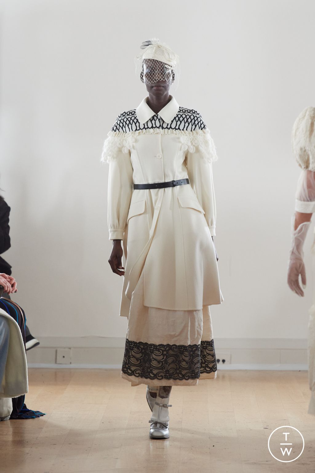 Fashion Week London Fall/Winter 2024 look 9 de la collection Bora Aksu womenswear