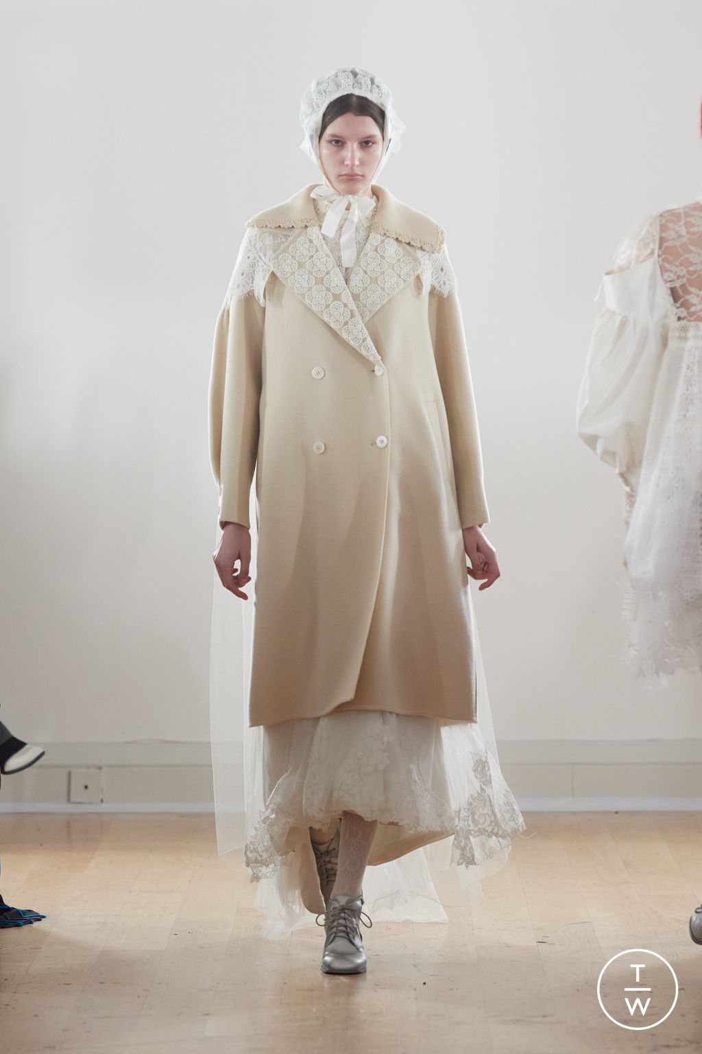 Fashion Week London Fall/Winter 2024 look 11 de la collection Bora Aksu womenswear
