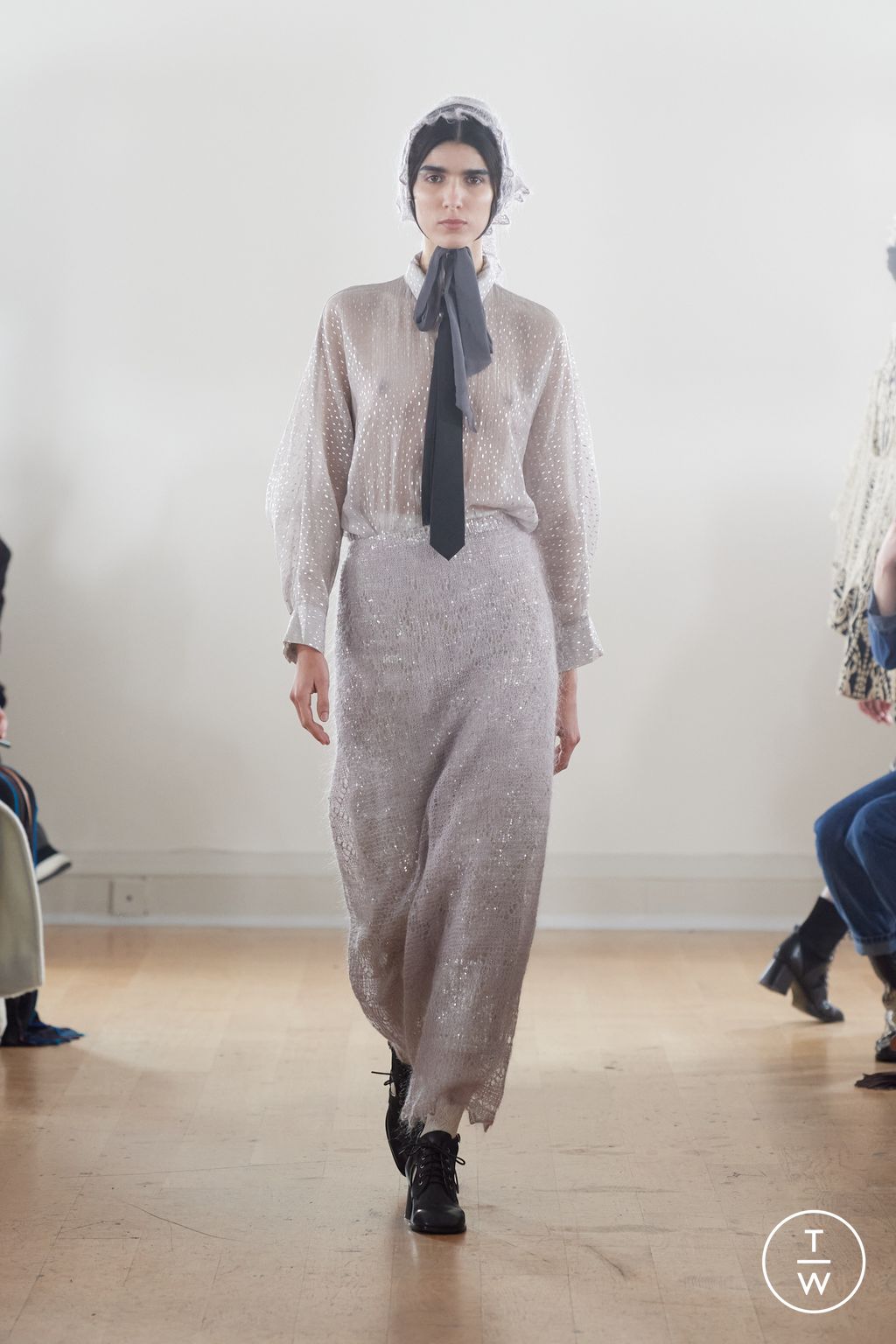 Fashion Week London Fall/Winter 2024 look 16 from the Bora Aksu collection womenswear