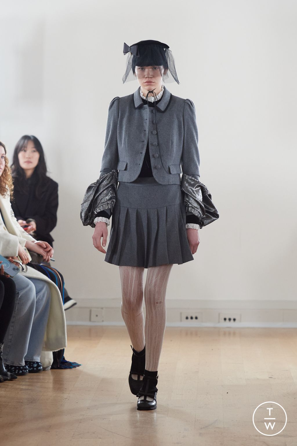 Fashion Week London Fall/Winter 2024 look 18 from the Bora Aksu collection womenswear