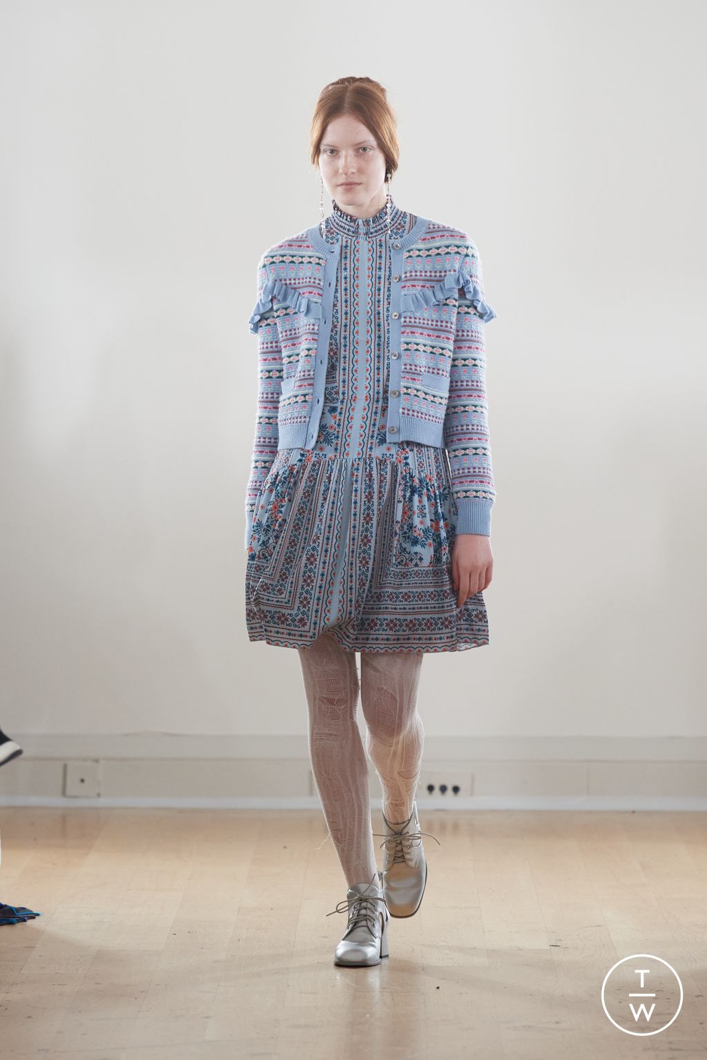 Fashion Week London Fall/Winter 2024 look 19 from the Bora Aksu collection 女装