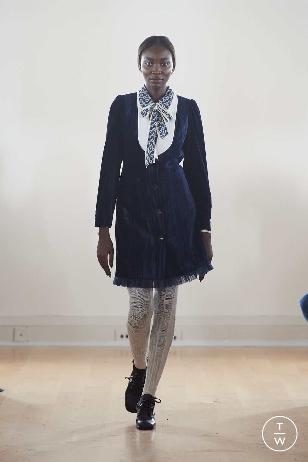 Fashion Week London Fall/Winter 2024 look 20 from the Bora Aksu collection womenswear
